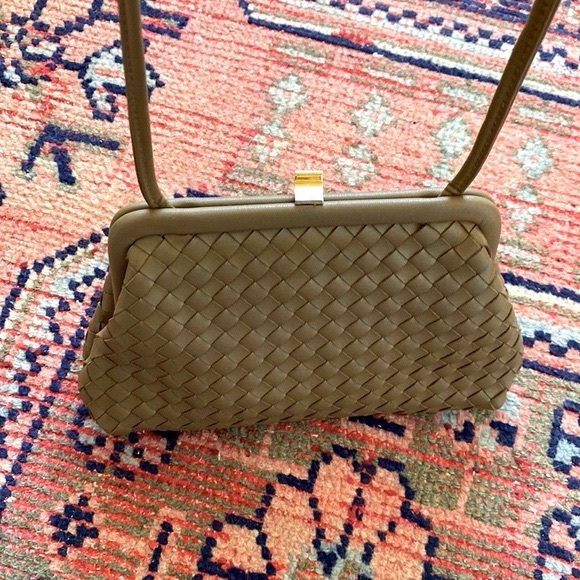 Taupe Woven Vegan Leather Crossbody Handbag - Picture 6 of 7